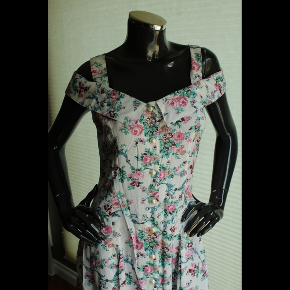 Vintage emblem floral dress - Picture 3 of 9